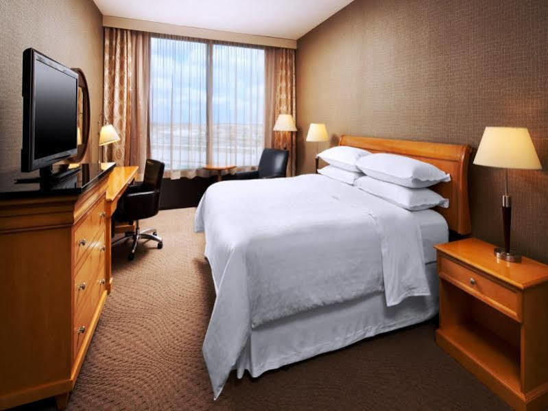 Sheraton Cleveland Airport Hotel Ngoại thất bức ảnh