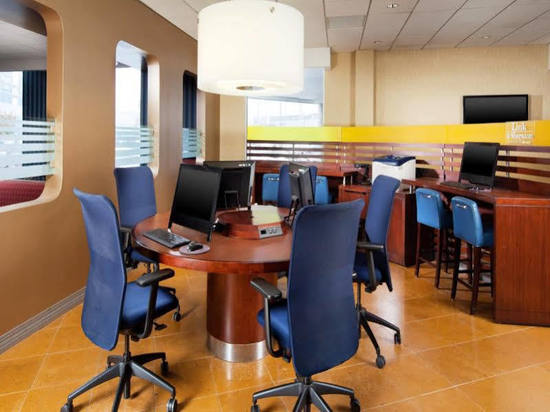 Sheraton Cleveland Airport Hotel Ngoại thất bức ảnh